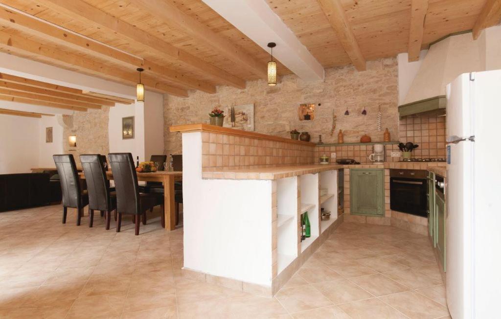 Villa 704 Batlug Extérieur photo